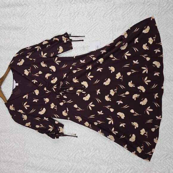 LC Lauren Conrad Dresses & Skirts - LC Lauren Conrad Floral Drawstring Fit & Flare Dress - Medium